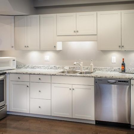 Moncton Suites - Apartments Across Georges Dumont Εξωτερικό φωτογραφία
