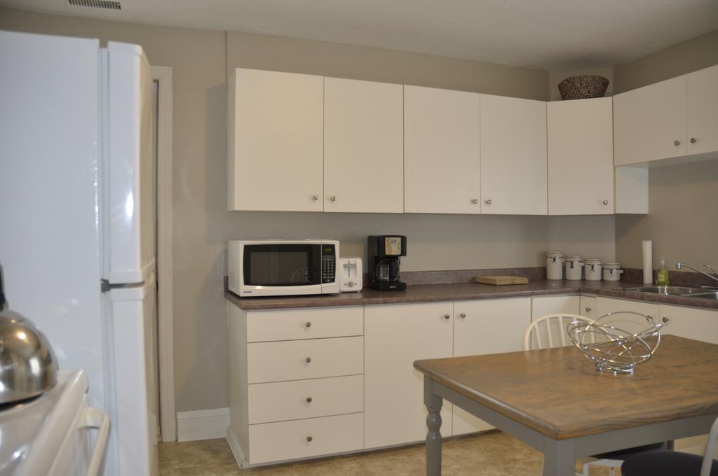 Moncton Suites - Apartments Across Georges Dumont Εξωτερικό φωτογραφία