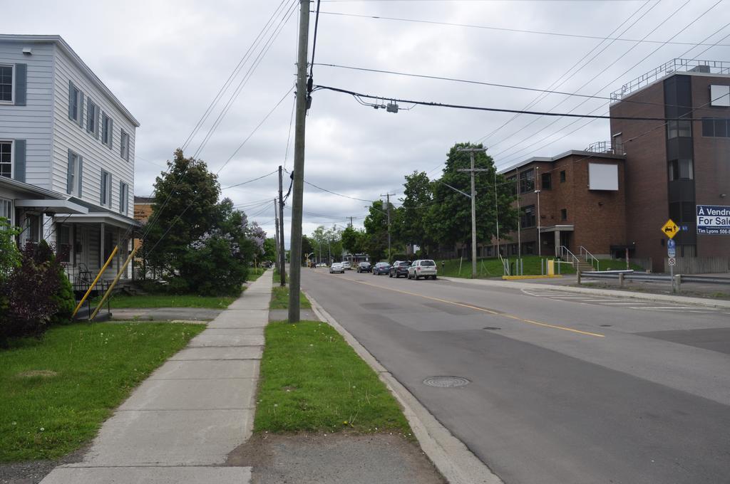 Moncton Suites - Apartments Across Georges Dumont Εξωτερικό φωτογραφία
