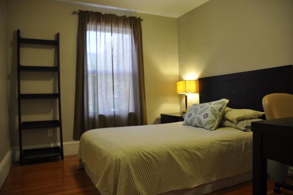 Moncton Suites - Apartments Across Georges Dumont Εξωτερικό φωτογραφία