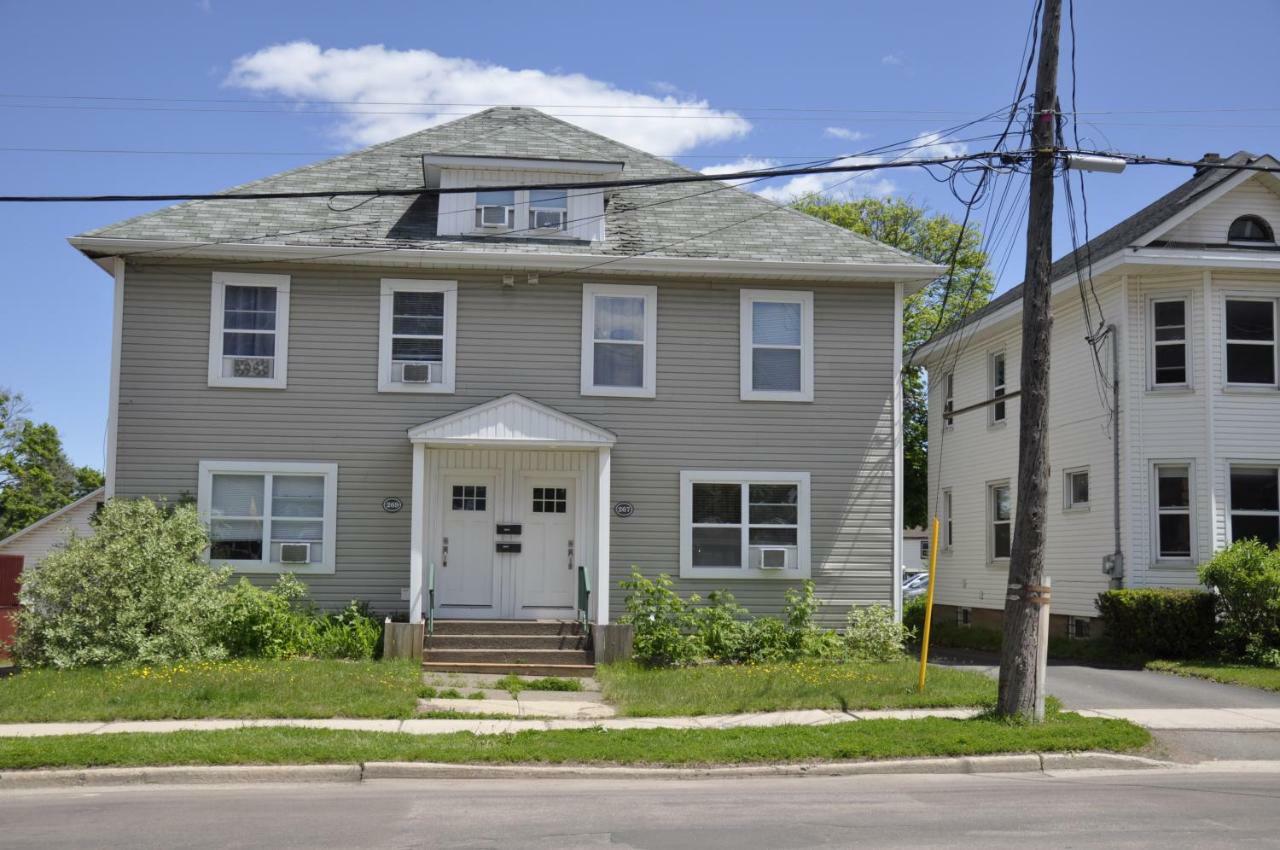 Moncton Suites - Apartments Across Georges Dumont Εξωτερικό φωτογραφία