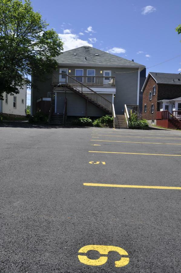 Moncton Suites - Apartments Across Georges Dumont Εξωτερικό φωτογραφία
